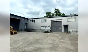 {{ gallery.alt }}