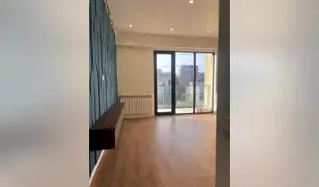 {{ gallery.alt }}