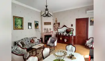 For Sale 137m2 Nonstandard Old Building Flat Old renovated. Price: 350000$