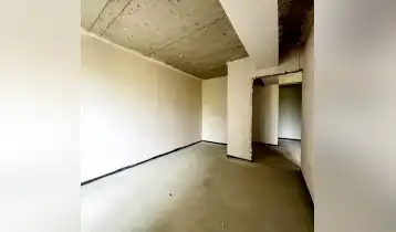 {{ gallery.alt }}