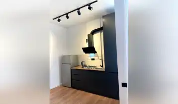 {{ gallery.alt }}