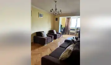 იყიდება 57m2 ხრუშოვის ძველი აშენებული ბინა ძველი რემონტით. ფასი: 115000$
