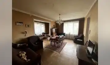 For Sale 93m2 Czech Old Building Flat Old renovated. Price: 135000$