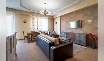 Продается 66m2 Нестандартный Новостройка Квартира с новым ремонтом. Цена: 150000$