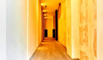 {{ gallery.alt }}