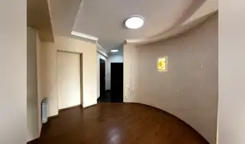 {{ gallery.alt }}