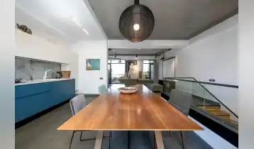 {{ gallery.alt }}
