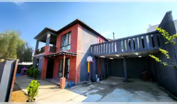(Auto Translate!) Private house for immediate sale in Zemo Lis, plot of non-agricultural land in prime location, just 5 minutes walk from Lis Lake and leading schools. Ideal for both residence and investment.
Features of the house:
• ​???? Internal space: 200 sq.m.
• ???? Terrace: 60 sq.m. (with a view of the forest).
• ???? Plot: 360 sq.m.
Planning: 3 bedrooms, 2 living rooms, 1 study, 2 bathrooms.
• ???? Garage: designed for 4 cars.
Condition:
✅ The house is for sale with full furniture and appliances.
Environmentally clean air and green views.
