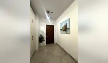 {{ gallery.alt }}