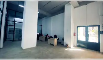 {{ gallery.alt }}