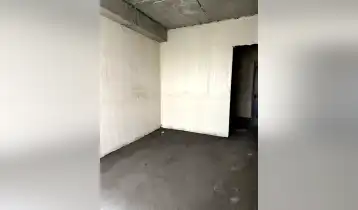 {{ gallery.alt }}