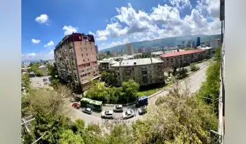 {{ gallery.alt }}