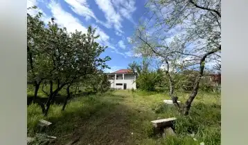 Продается 255m2 Старая постройка Дом с новым ремонтом. Цена: 300000$