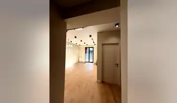 {{ gallery.alt }}