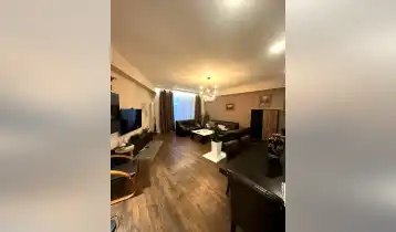 იყიდება 130m2 არასტანდარტული ახალი აშენებული ბინა ახალი რემონტით. ფასი: 240000$