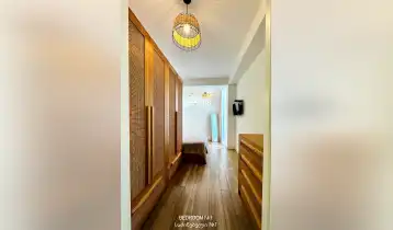 {{ gallery.alt }}
